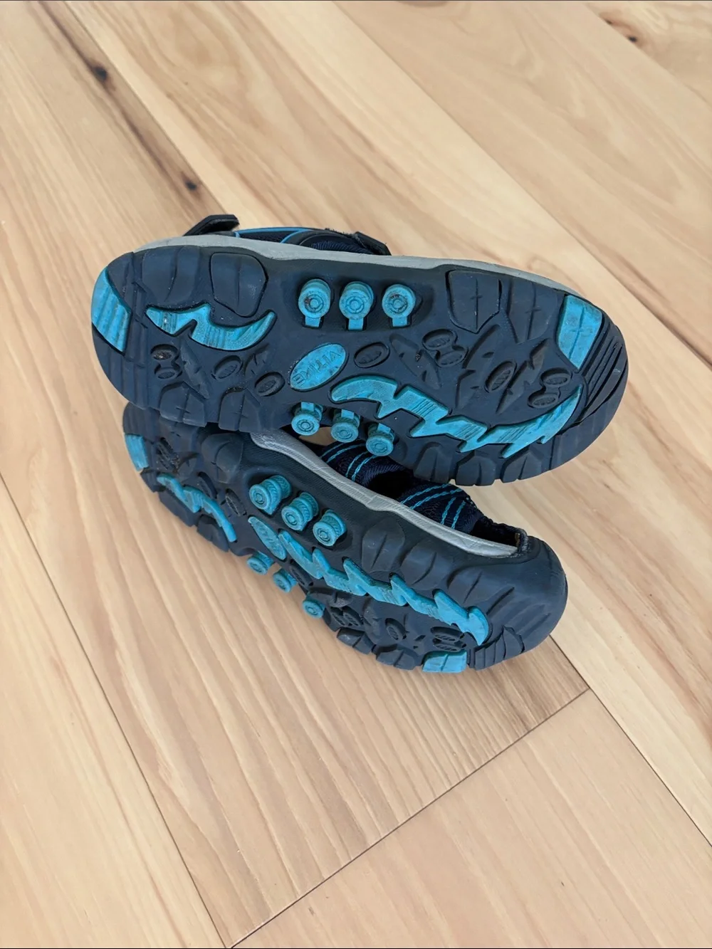 VITYKE navy blue